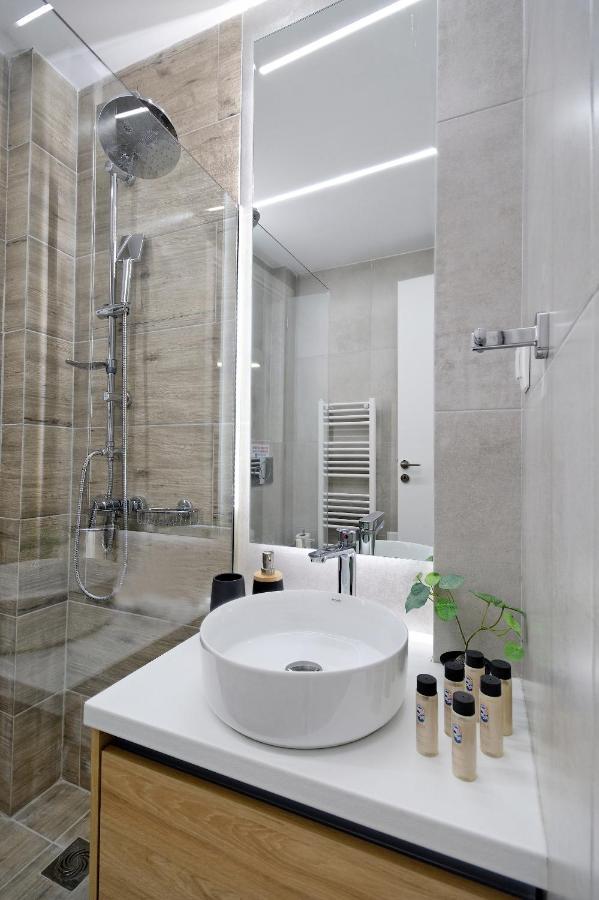 Elegant Big Apartment In Athens Center With Balcony Exterior photo